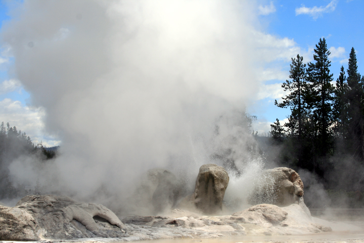 Grotto Geyser