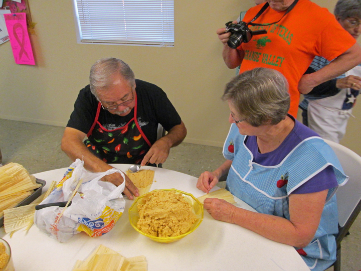 Eloy Showing How To Spread The Masa